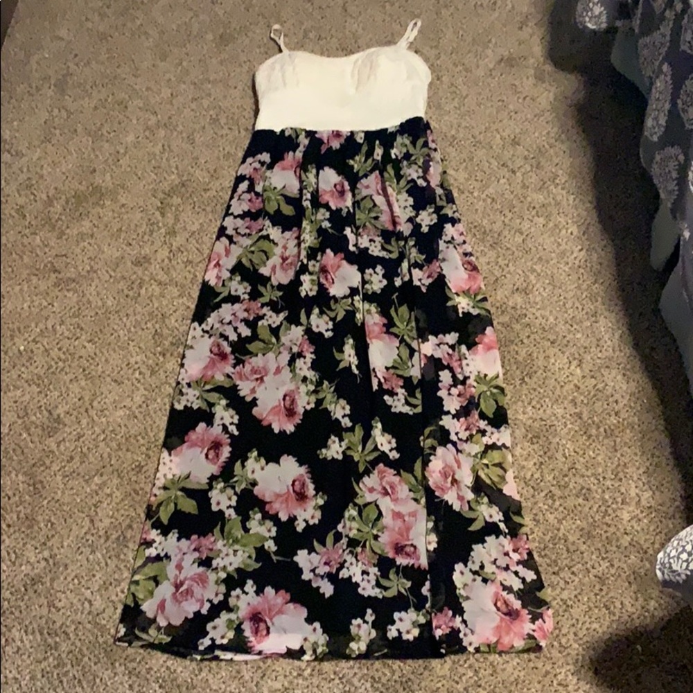 Flowered dress with lace top